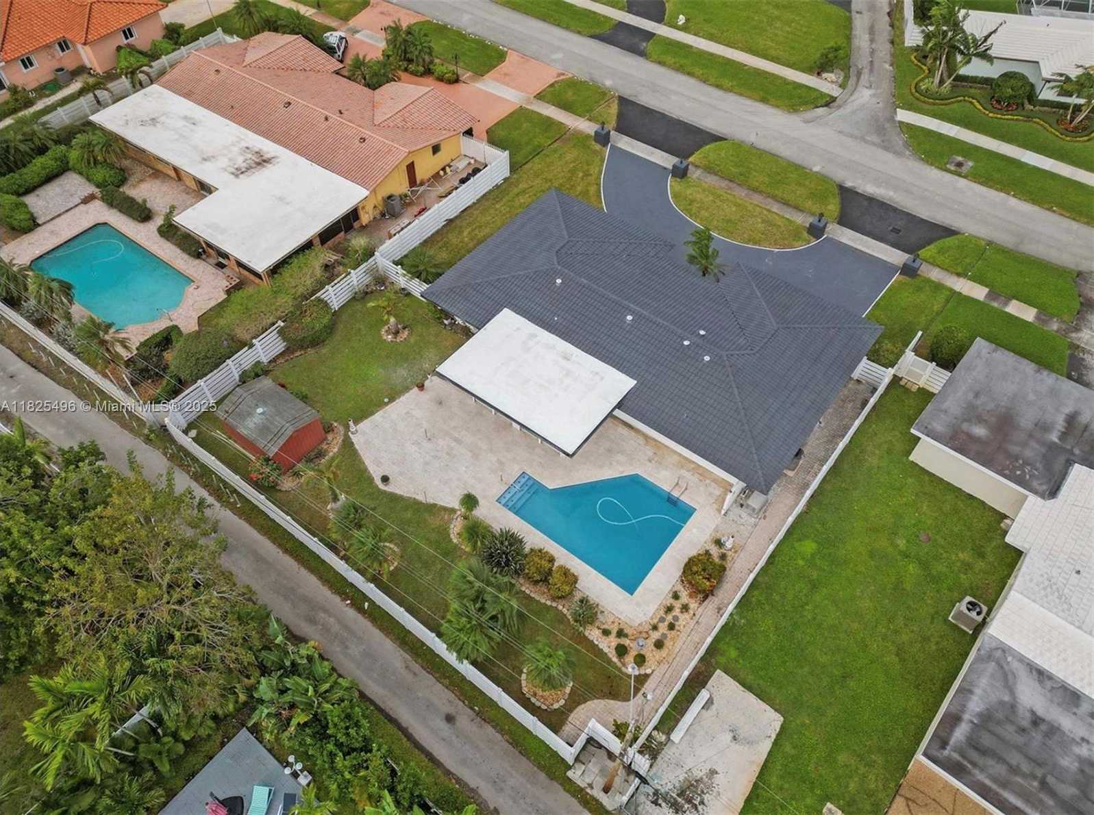 Small Image of 417 NORTH HIGHLAND DR, Hollywood Number 45