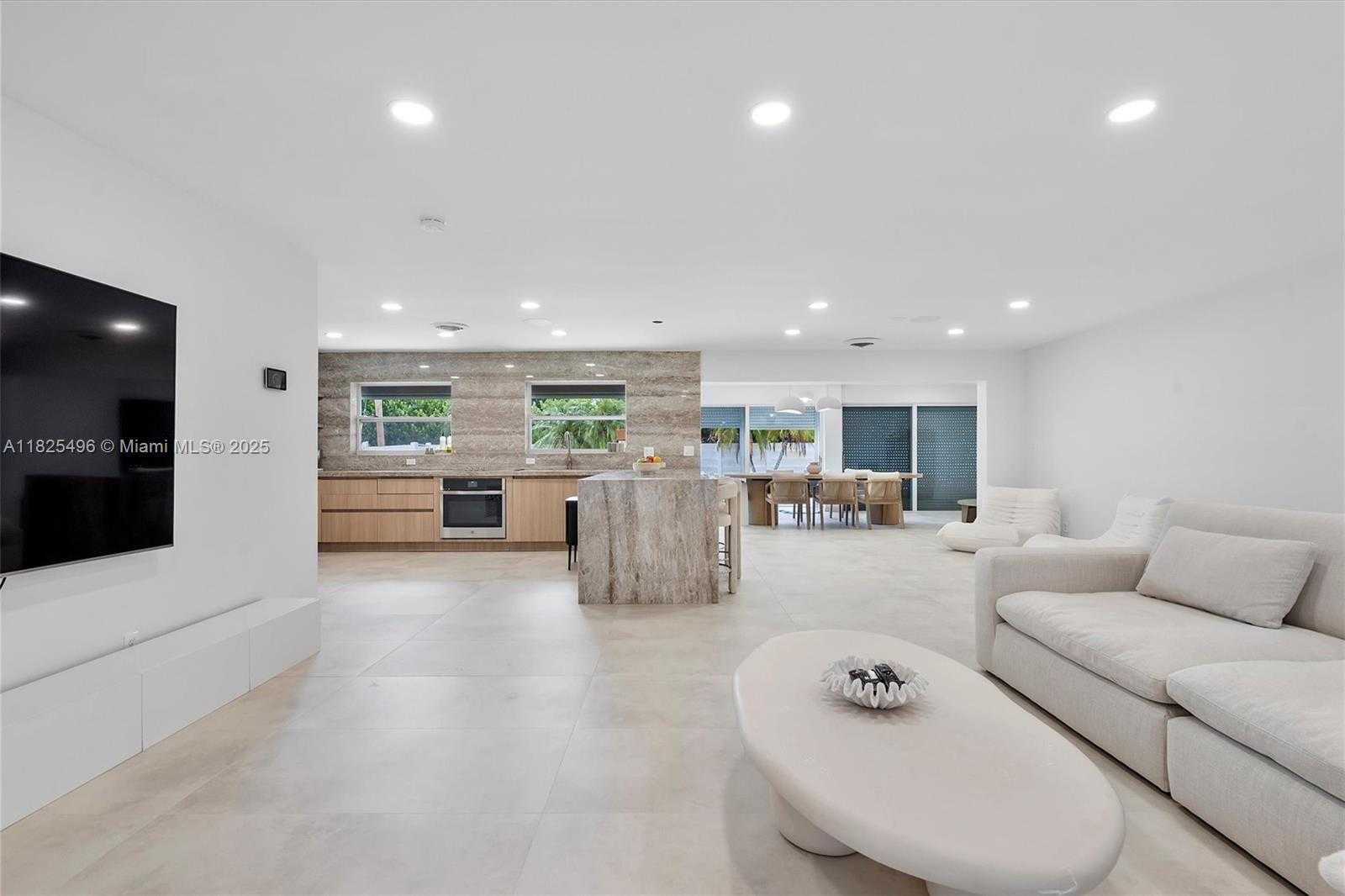 Small Image of 417 NORTH HIGHLAND DR, Hollywood Number 5
