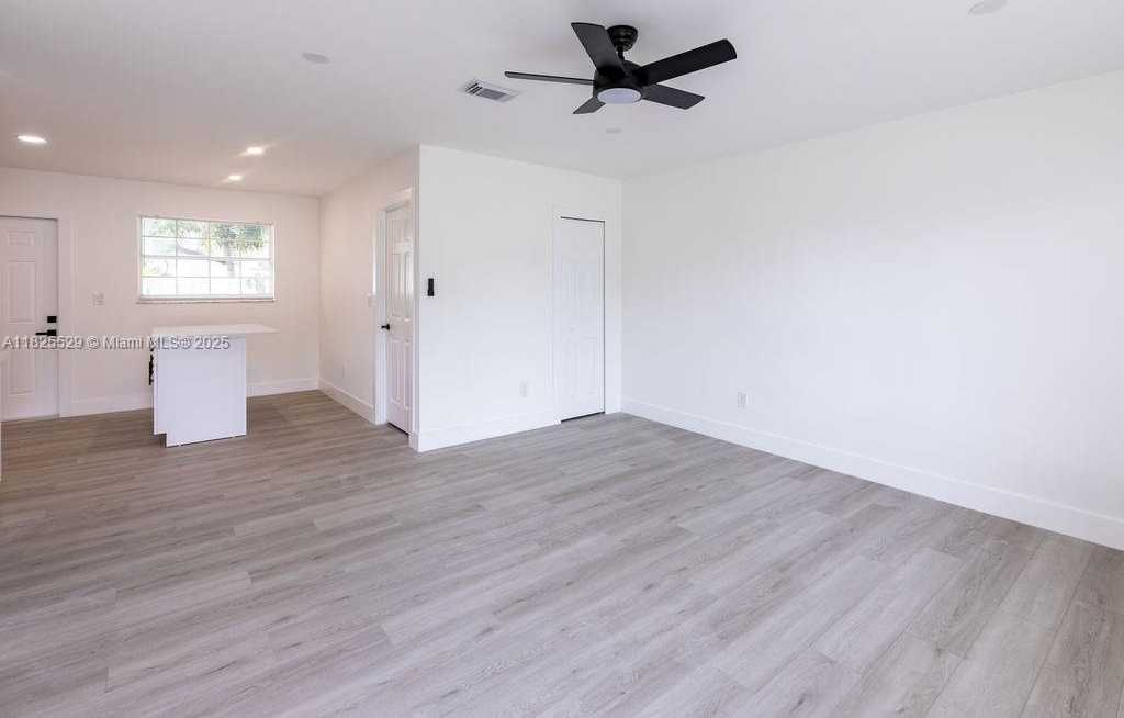 Small Image of 355 SOUTH WEST 17TH AVE, Homestead Number 11