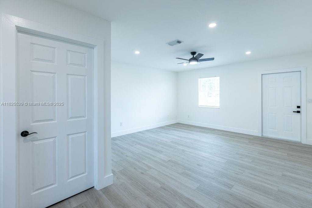 Small Image of 355 SOUTH WEST 17TH AVE, Homestead Number 13