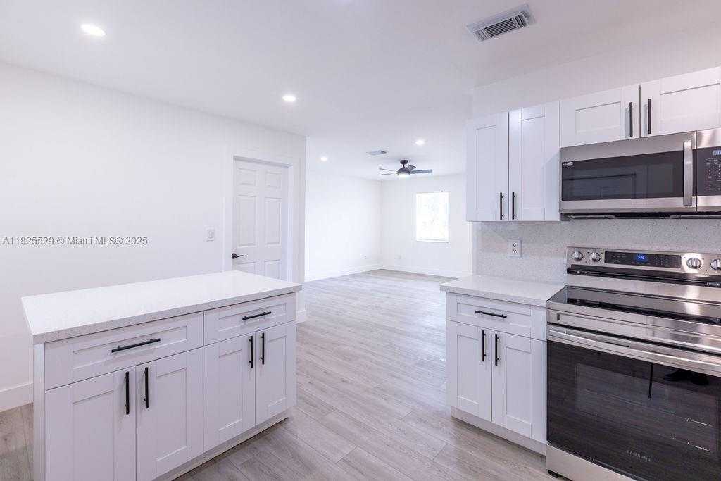 Small Image of 355 SOUTH WEST 17TH AVE, Homestead Number 14
