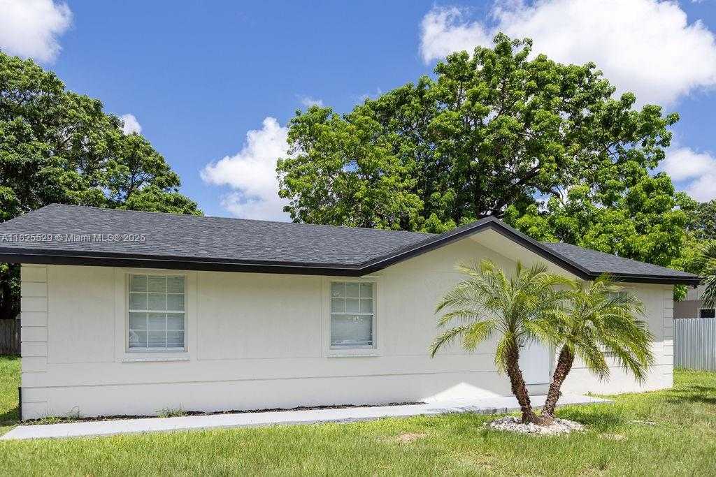 Small Image of 355 SOUTH WEST 17TH AVE, Homestead Number 9