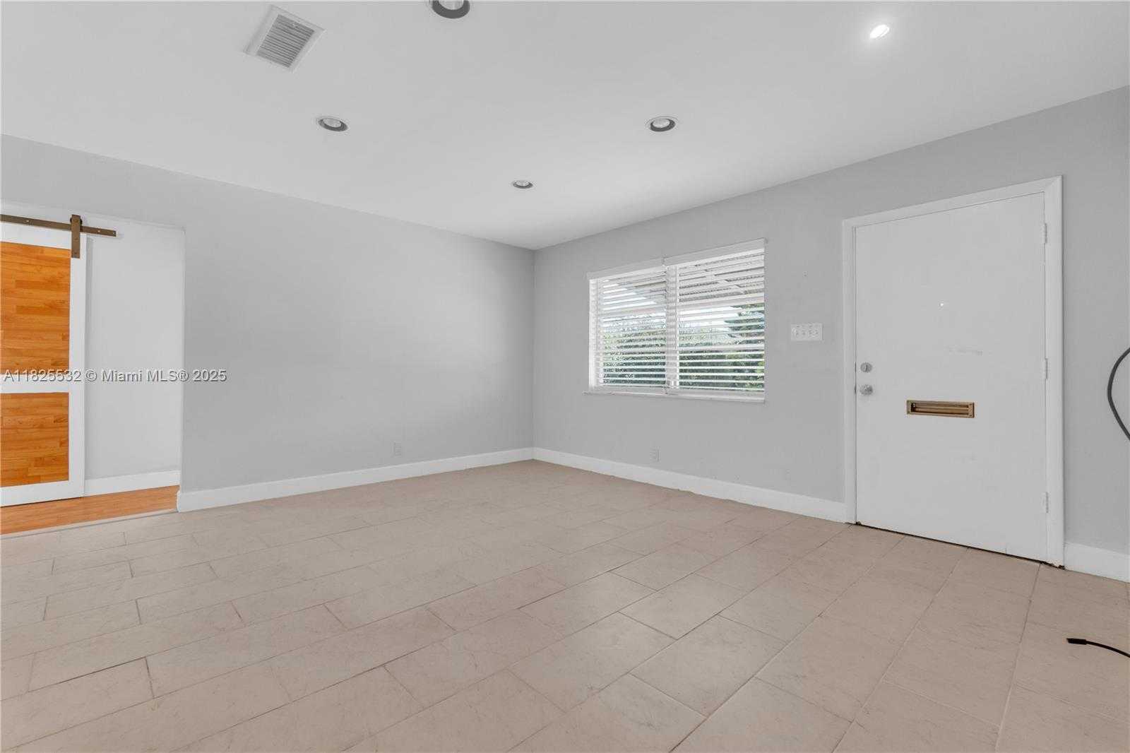Small Image of 6915 NORTH WEST 17TH ST, Margate Number 17