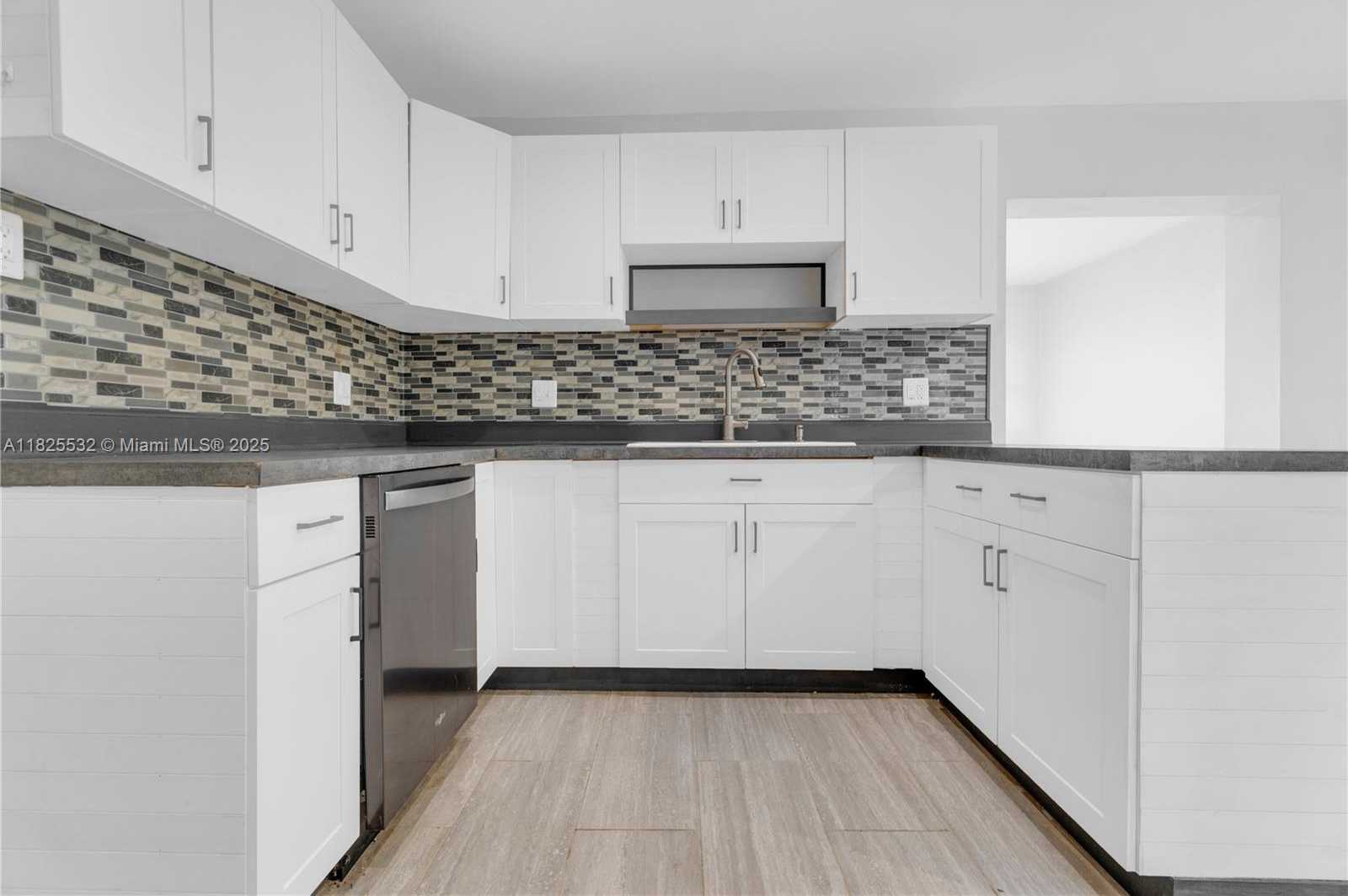 Small Image of 6915 NORTH WEST 17TH ST, Margate Number 24