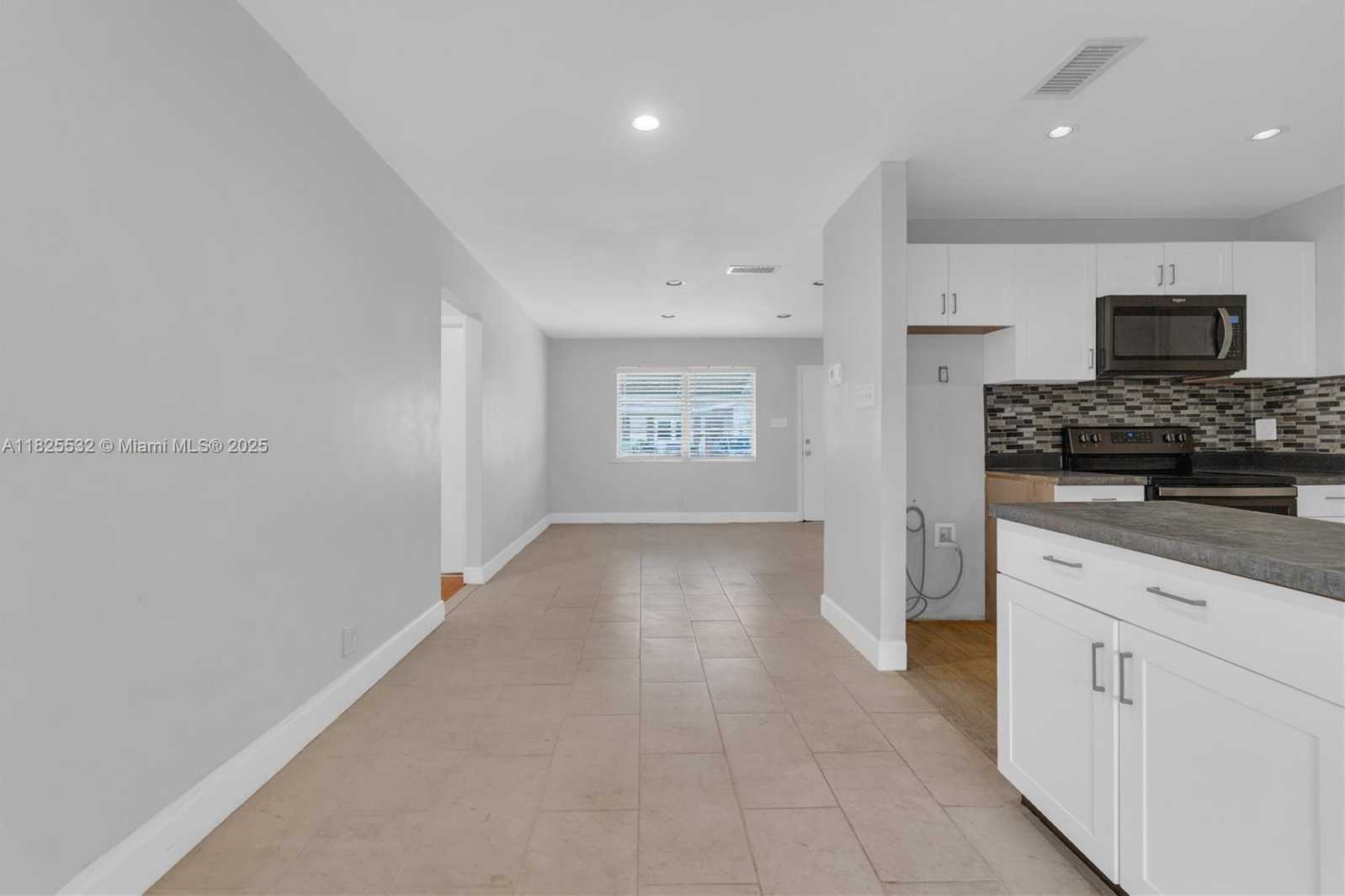 Small Image of 6915 NORTH WEST 17TH ST, Margate Number 25