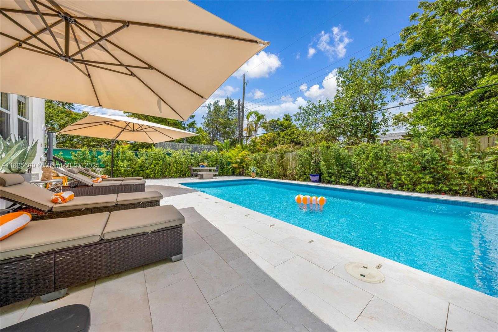 Small Image of 120 NORTH WEST 49TH ST, Miami Number 21