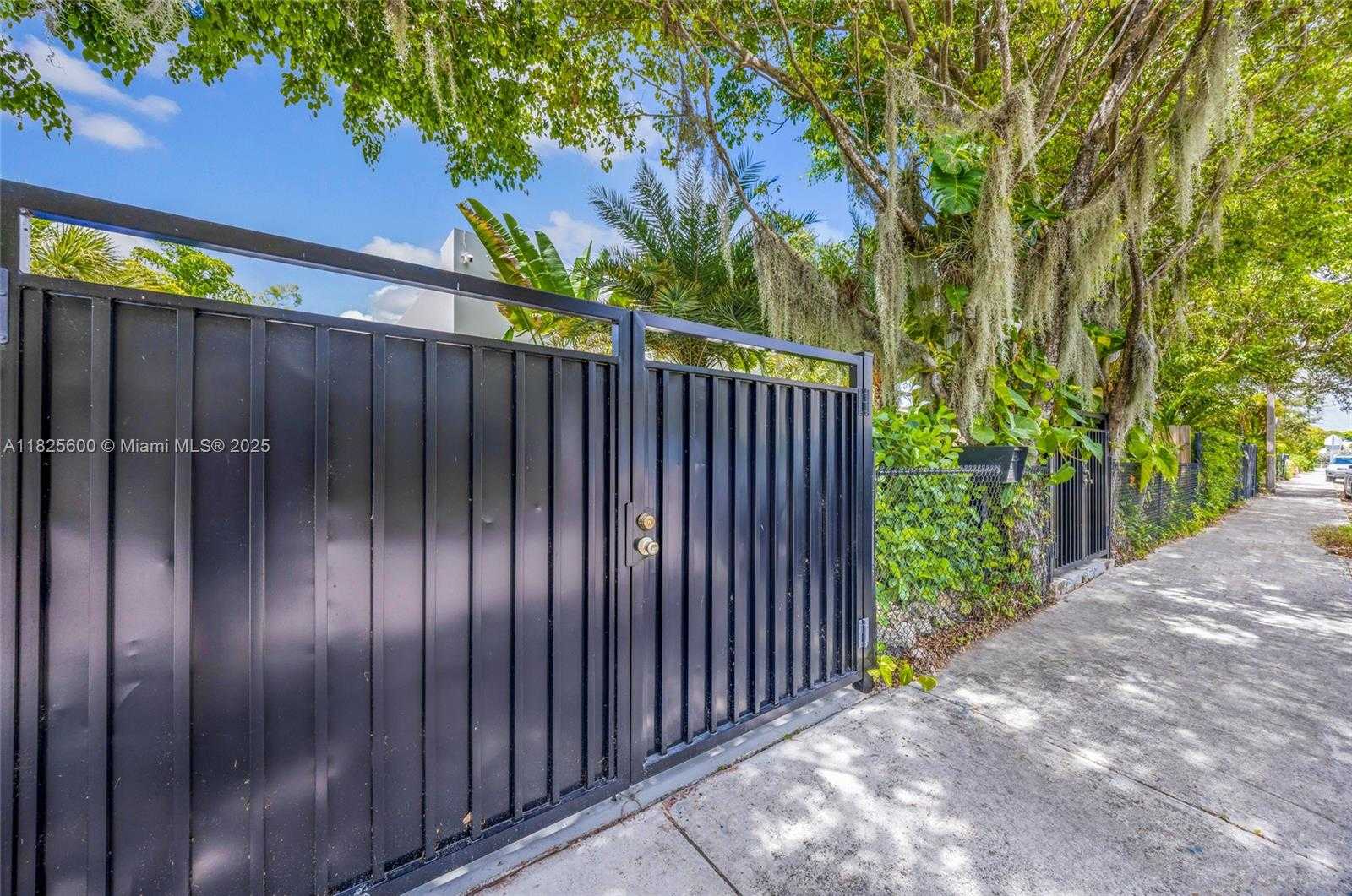 Small Image of 120 NORTH WEST 49TH ST, Miami Number 25