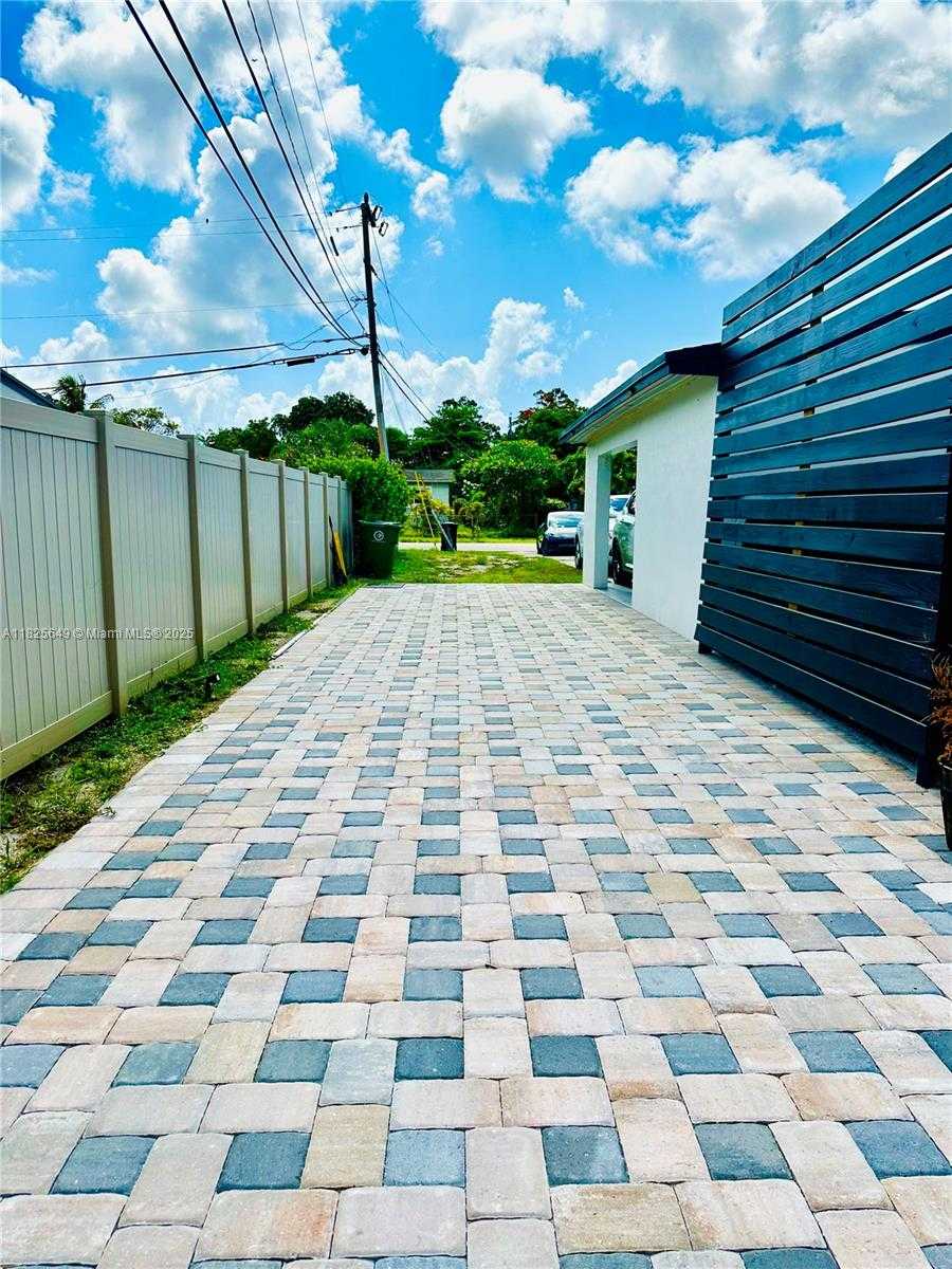 Small Image of 305 SOUTH WEST 24TH AVE, Fort Lauderdale Number 12