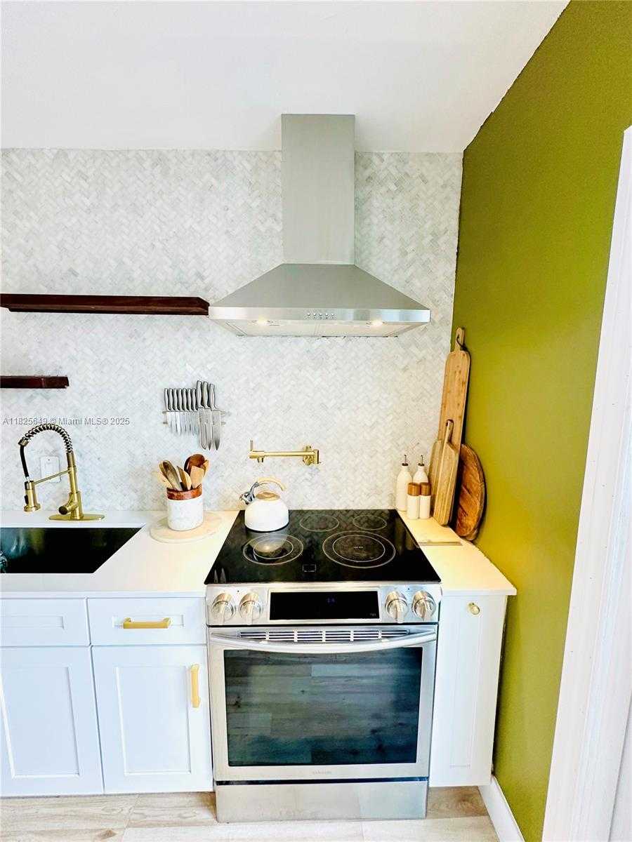 Small Image of 305 SOUTH WEST 24TH AVE, Fort Lauderdale Number 22