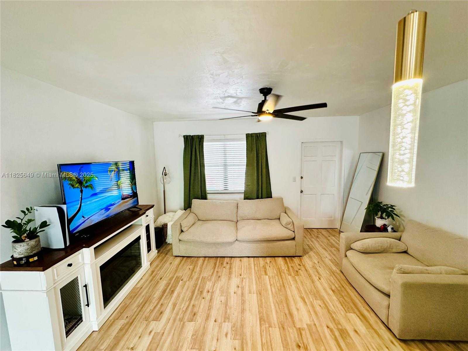 Small Image of 305 SOUTH WEST 24TH AVE, Fort Lauderdale Number 28