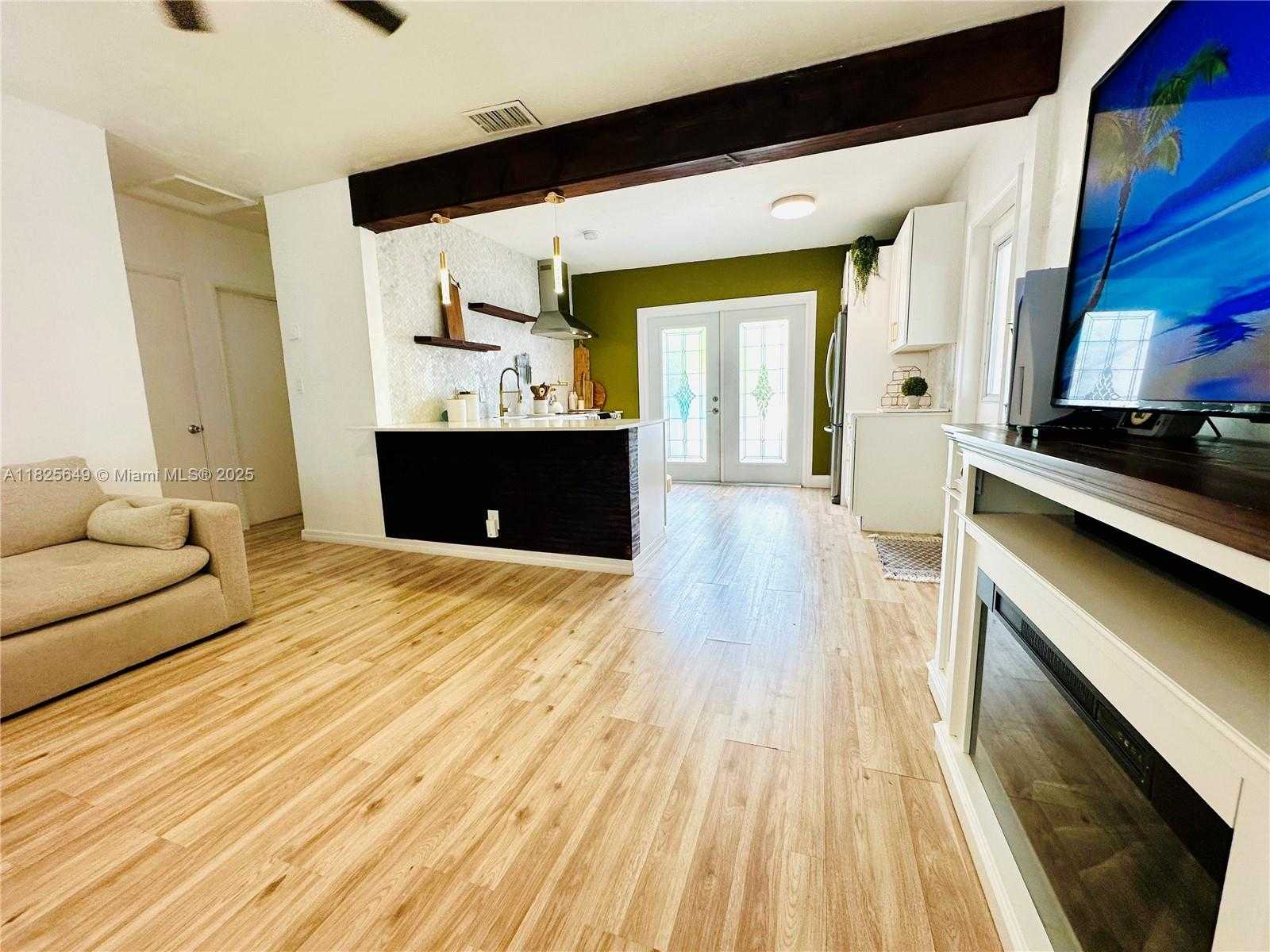 Small Image of 305 SOUTH WEST 24TH AVE, Fort Lauderdale Number 33