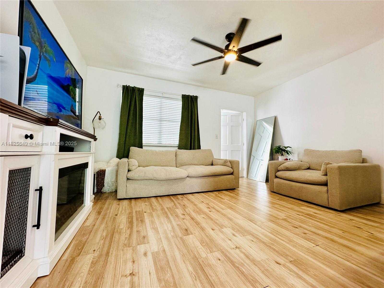 Small Image of 305 SOUTH WEST 24TH AVE, Fort Lauderdale Number 35