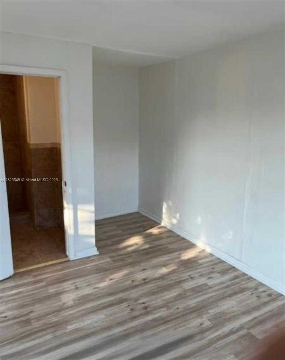 Small Image of 305 SOUTH WEST 24TH AVE, Fort Lauderdale Number 39