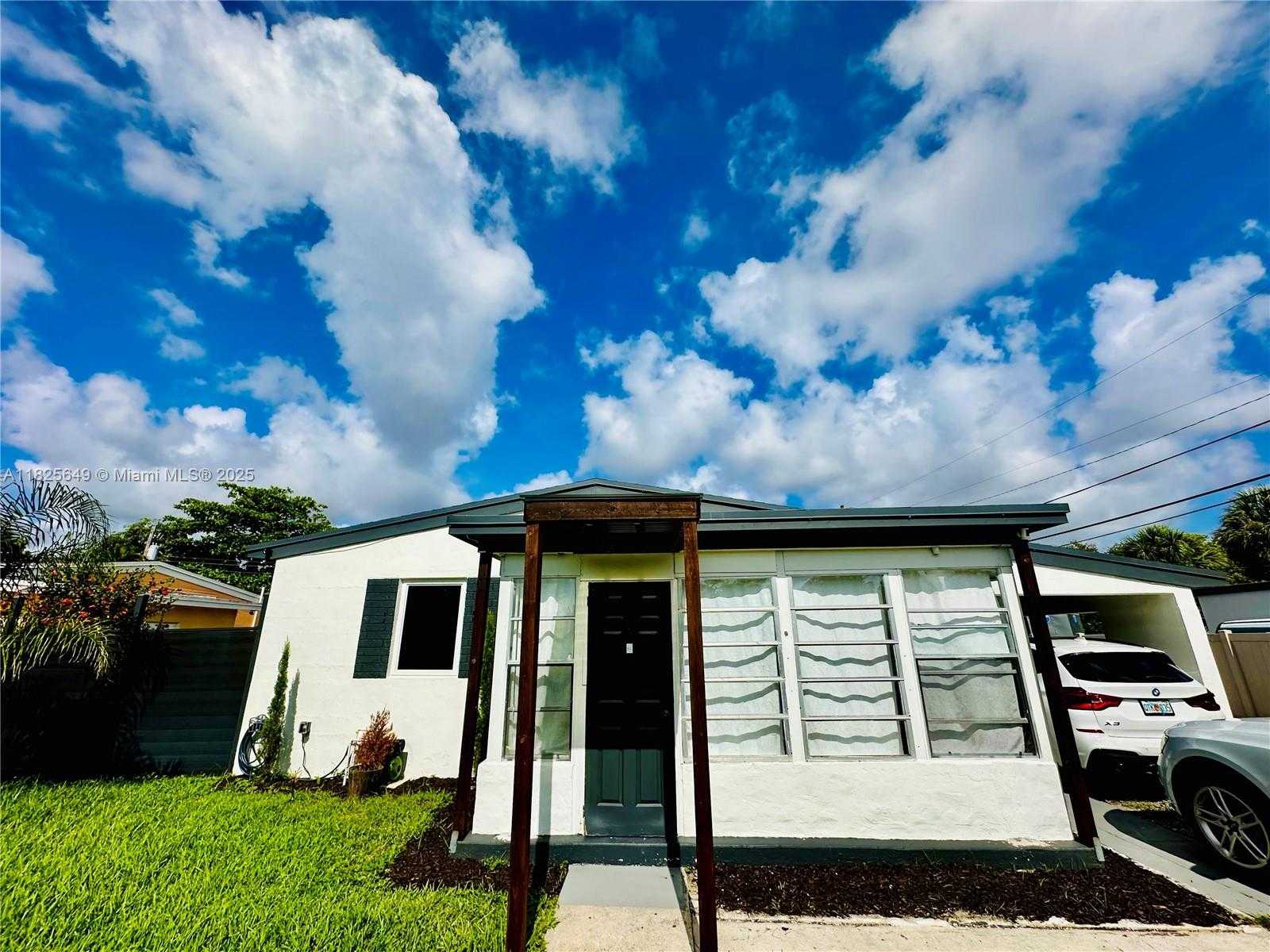 Small Image of 305 SOUTH WEST 24TH AVE, Fort Lauderdale Number 4