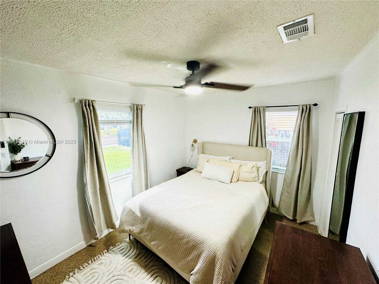 Small Image of 305 SOUTH WEST 24TH AVE, Fort Lauderdale Number 46