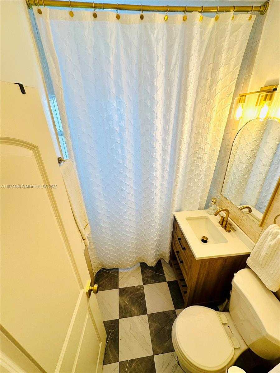 Small Image of 305 SOUTH WEST 24TH AVE, Fort Lauderdale Number 50
