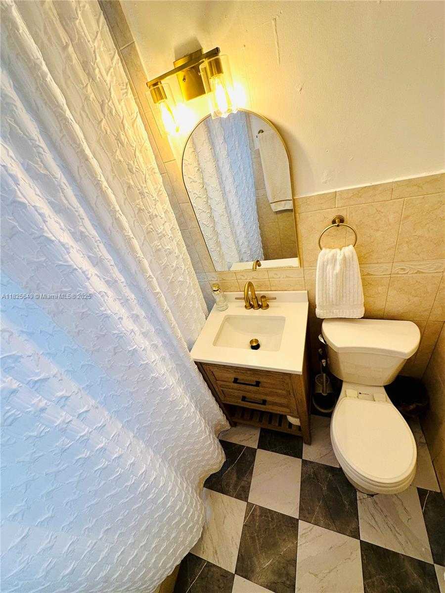 Small Image of 305 SOUTH WEST 24TH AVE, Fort Lauderdale Number 51
