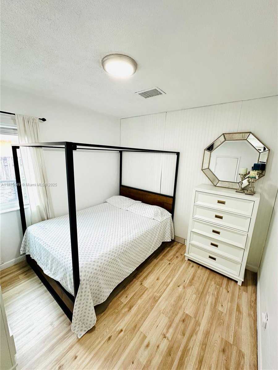 Small Image of 305 SOUTH WEST 24TH AVE, Fort Lauderdale Number 54