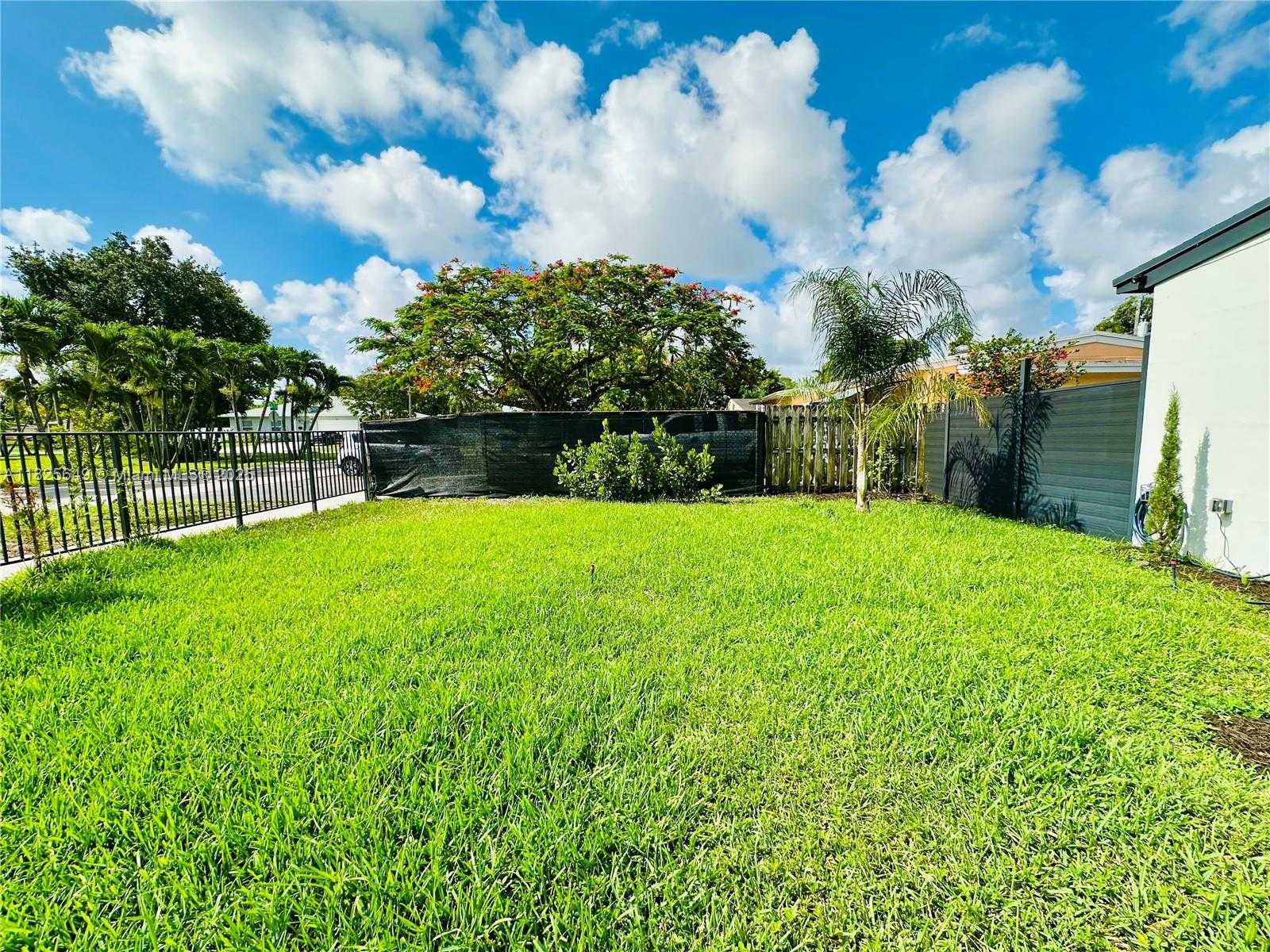 Small Image of 305 SOUTH WEST 24TH AVE, Fort Lauderdale Number 6