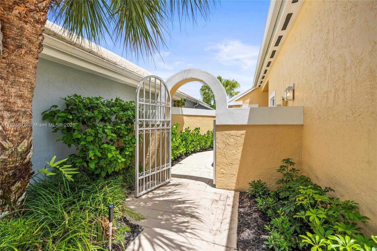 Small Image of 9047 BAYBURY LN, West Palm Beach Number 5