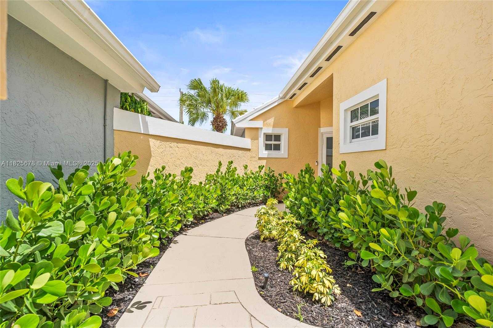 Small Image of 9047 BAYBURY LN, West Palm Beach Number 6