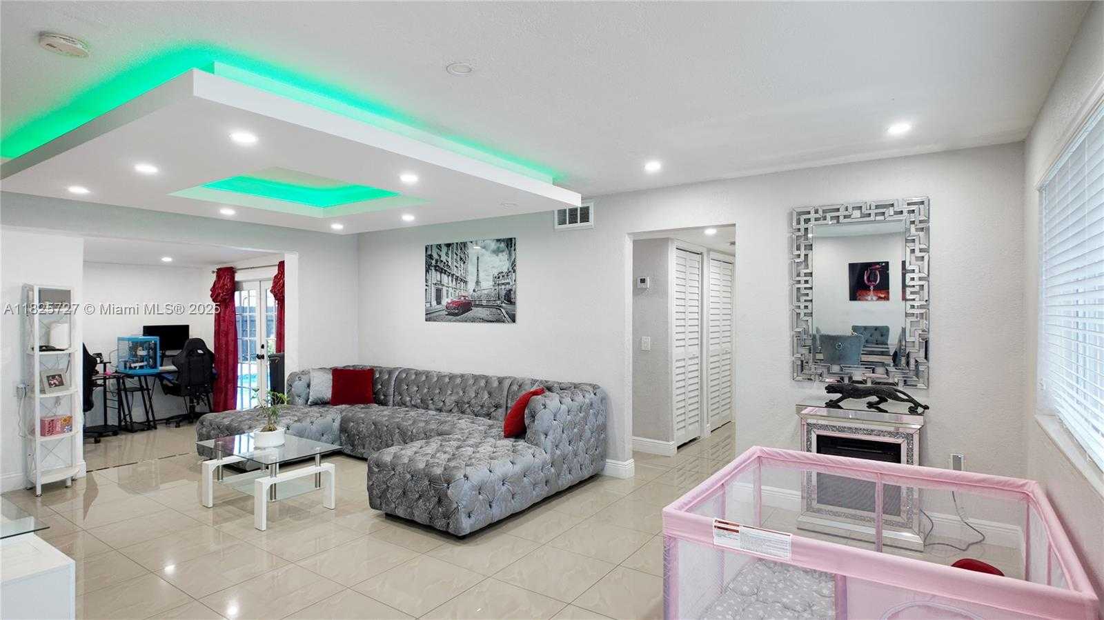 Small Image of 801 NORTH WEST 172ND TER, Miami Gardens Number 3