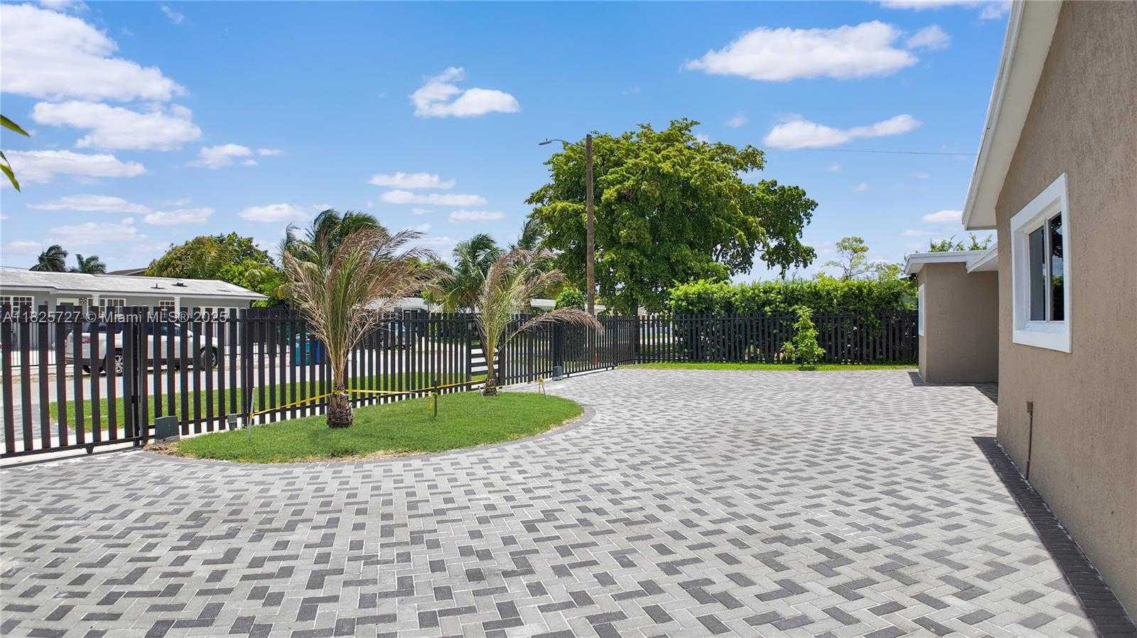 Small Image of 801 NORTH WEST 172ND TER, Miami Gardens Number 59