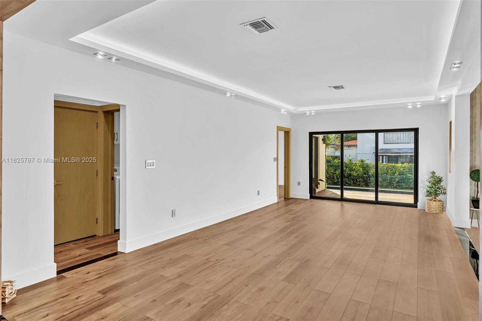 Small Image of 9448 ABBOTT AVE, Surfside Number 24