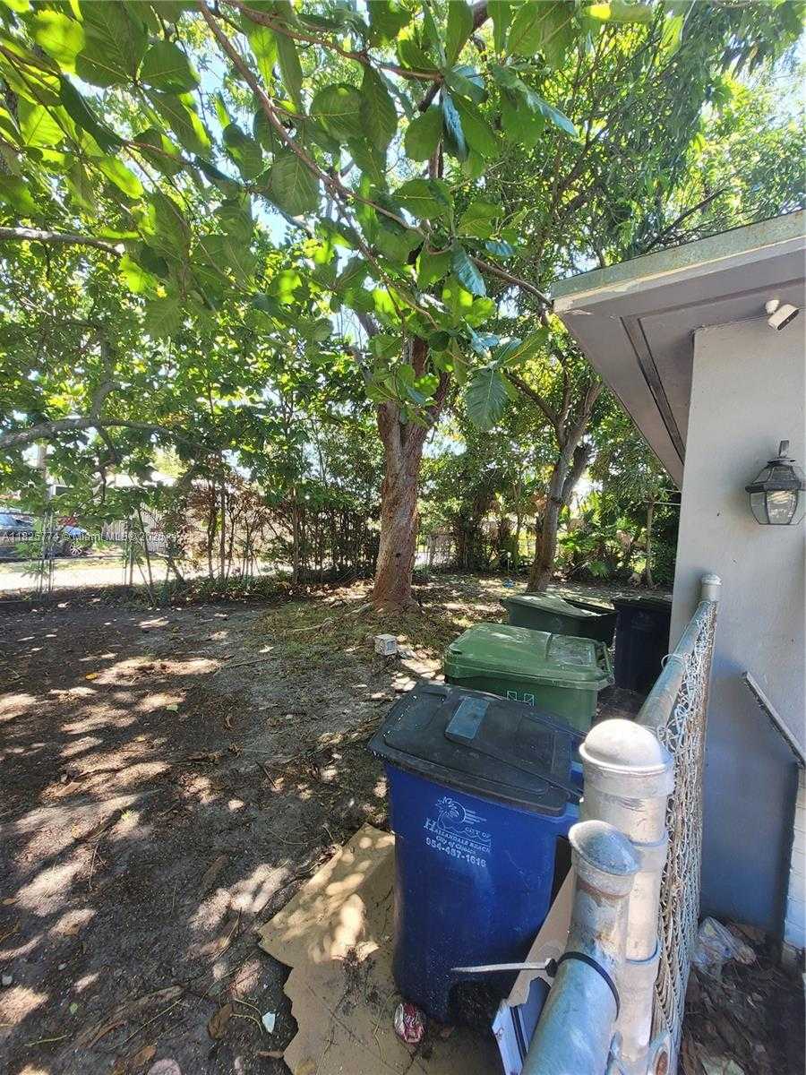 Small Image of 1132 MOFFETT ST, Hallandale Beach Number 12