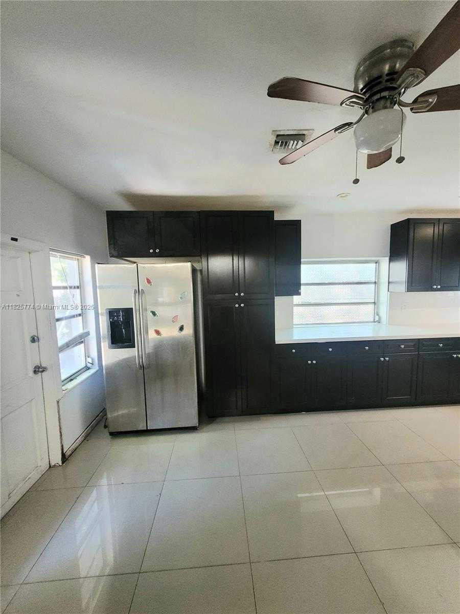 Small Image of 1132 MOFFETT ST, Hallandale Beach Number 14