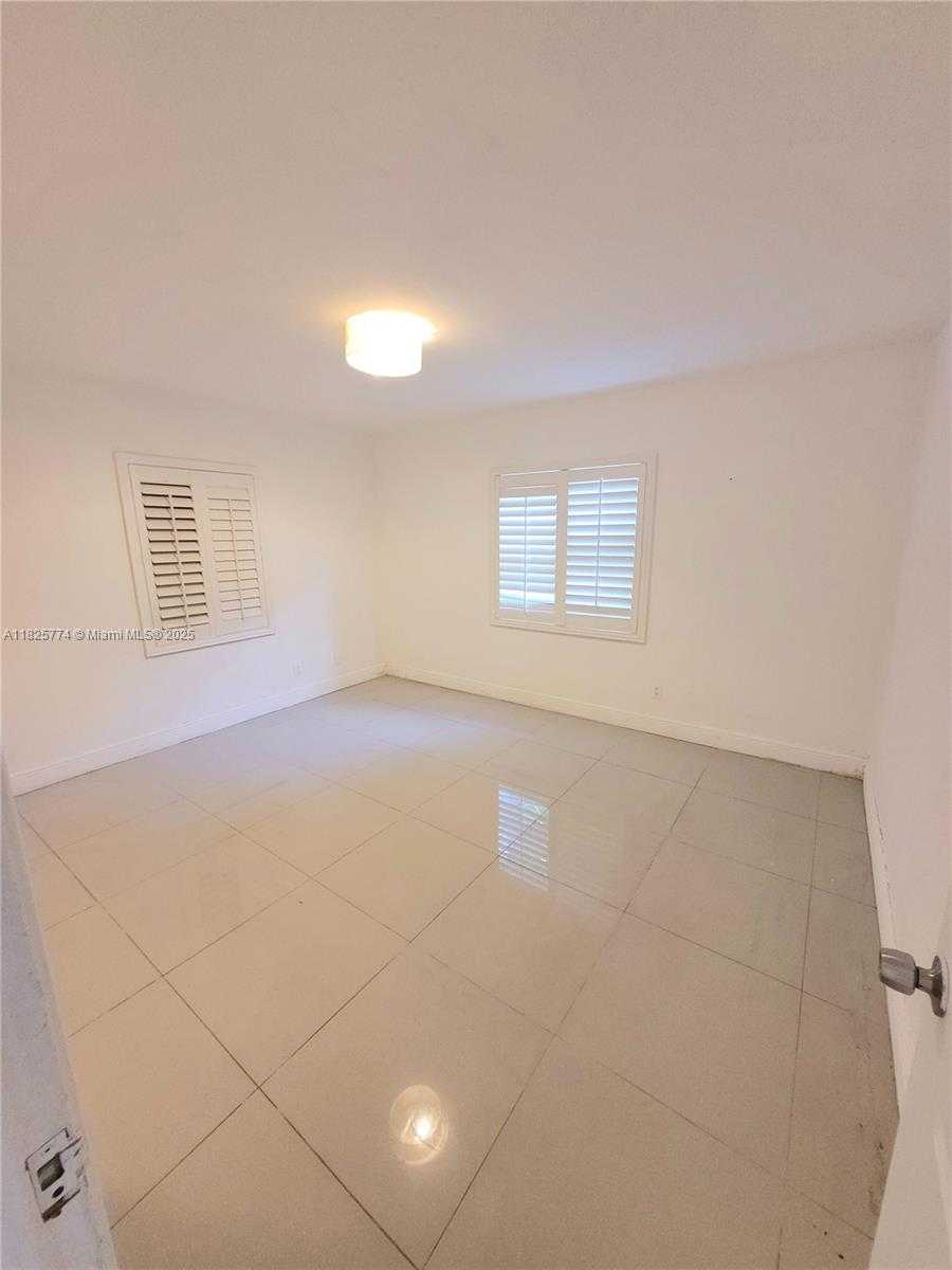Small Image of 1132 MOFFETT ST, Hallandale Beach Number 25