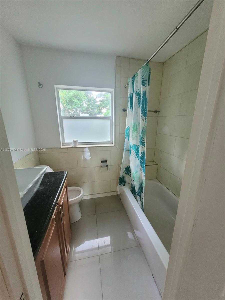 Small Image of 1132 MOFFETT ST, Hallandale Beach Number 28