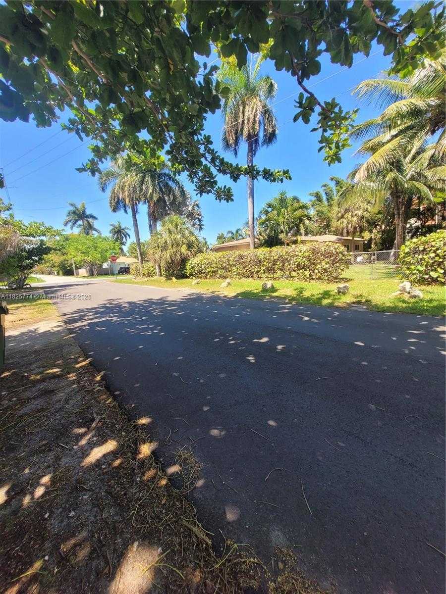 Small Image of 1132 MOFFETT ST, Hallandale Beach Number 33