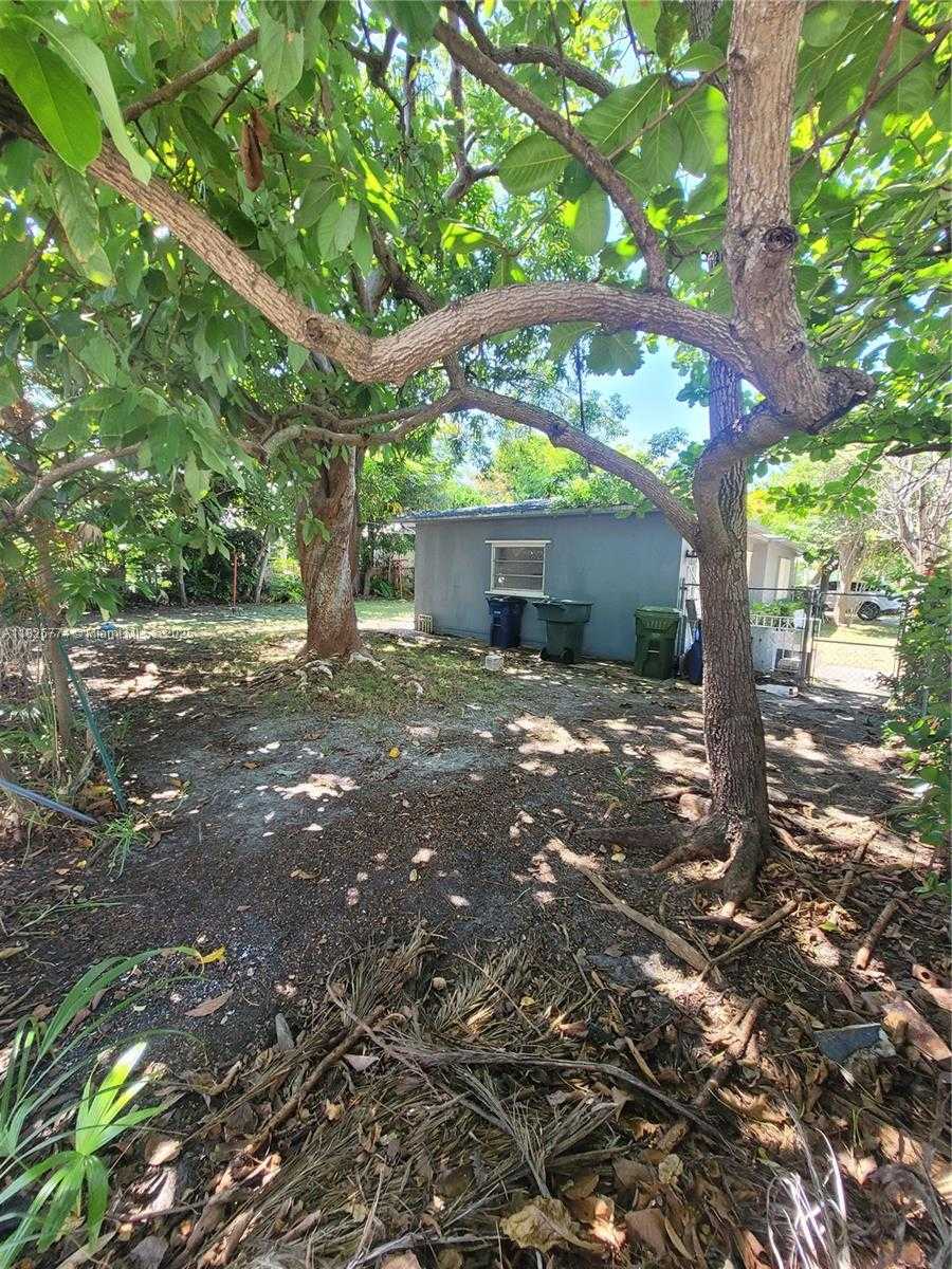 Small Image of 1132 MOFFETT ST, Hallandale Beach Number 5
