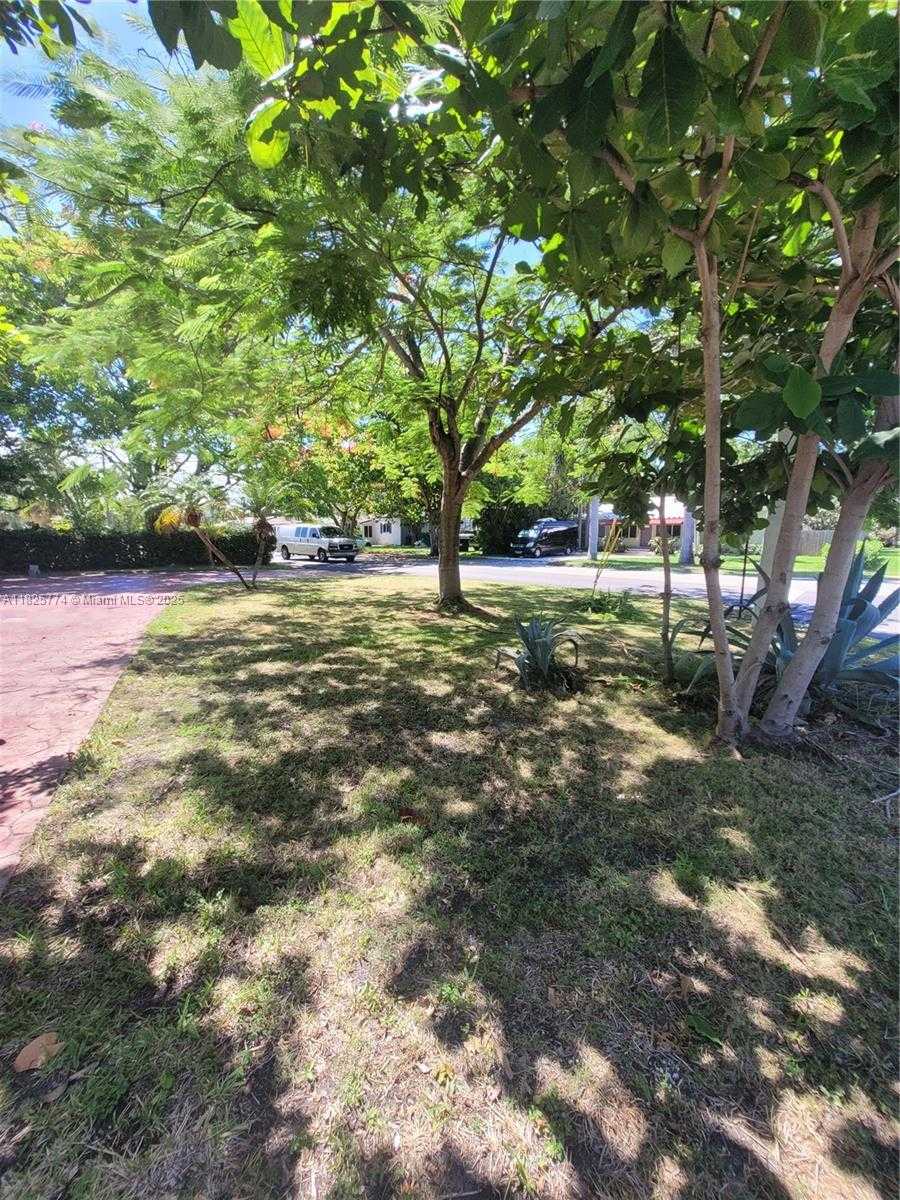 Small Image of 1132 MOFFETT ST, Hallandale Beach Number 7