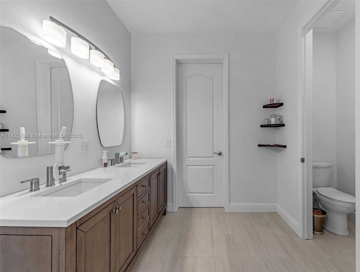 Small Image of 452 NORTH EAST 20TH TER, Homestead Number 27