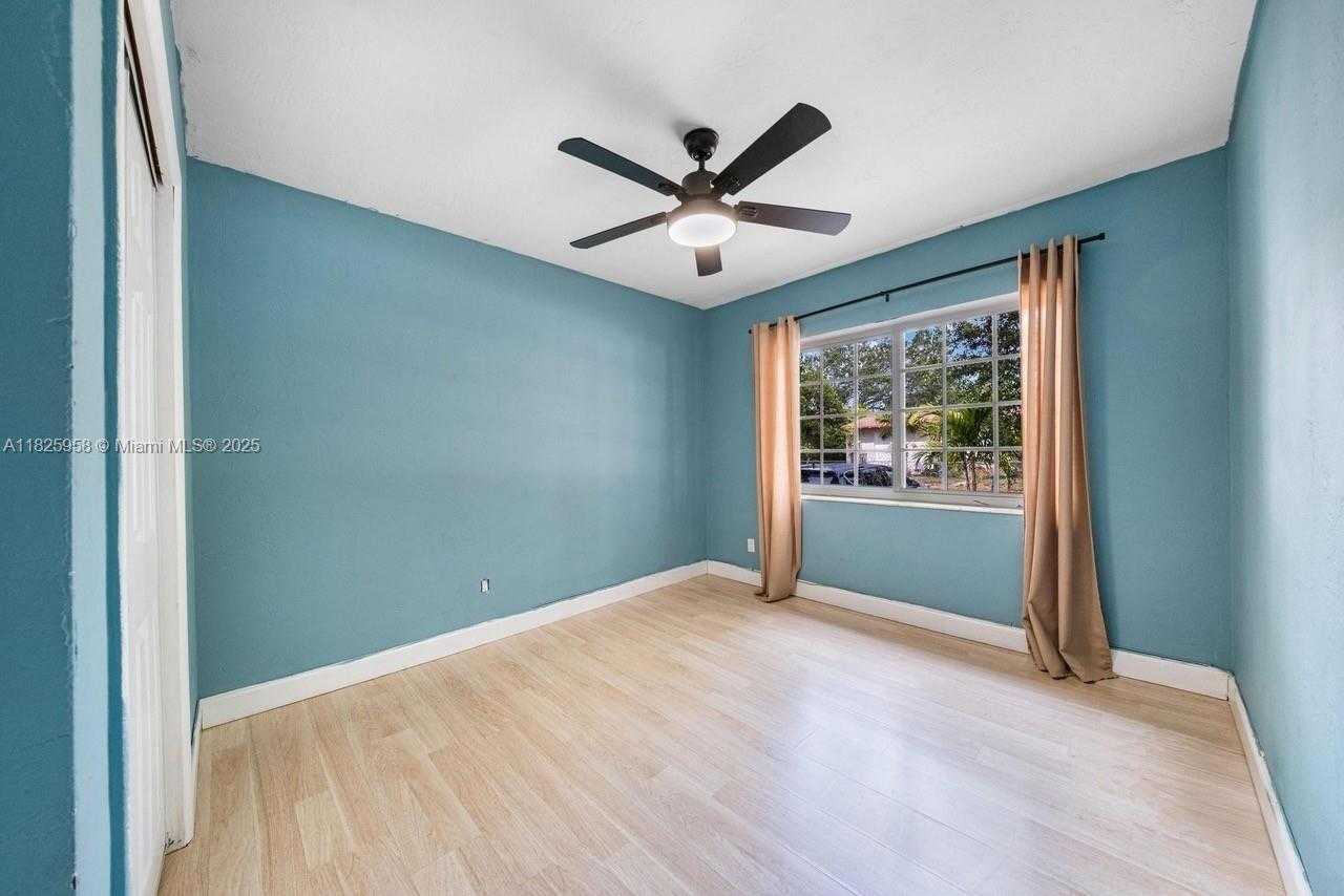 Small Image of 12995 NORTH EAST 5TH AVE, North Miami Number 11