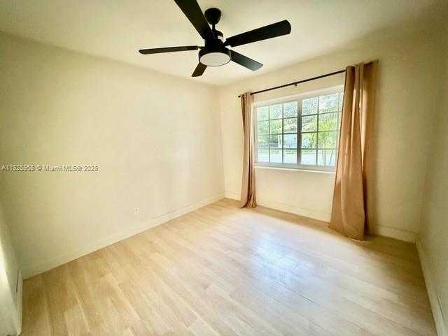 Small Image of 12995 NORTH EAST 5TH AVE, North Miami Number 17