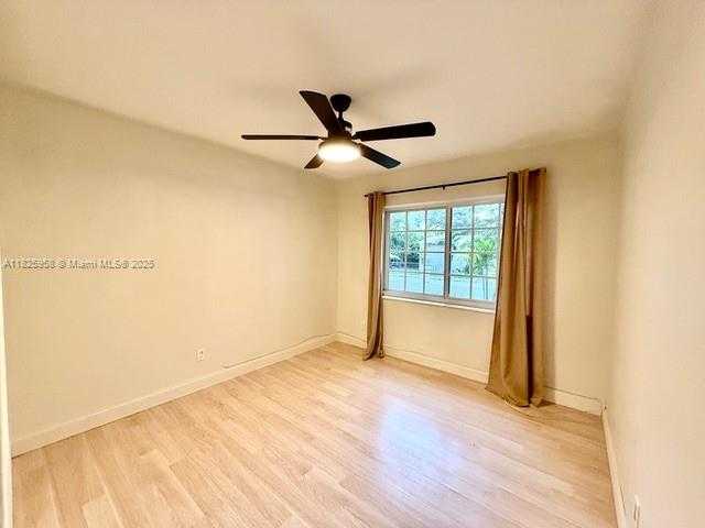 Small Image of 12995 NORTH EAST 5TH AVE, North Miami Number 21