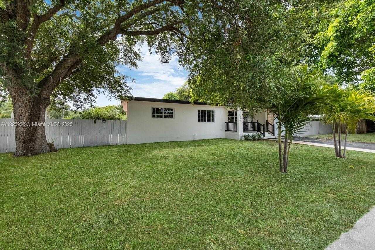 Small Image of 12995 NORTH EAST 5TH AVE, North Miami Number 4