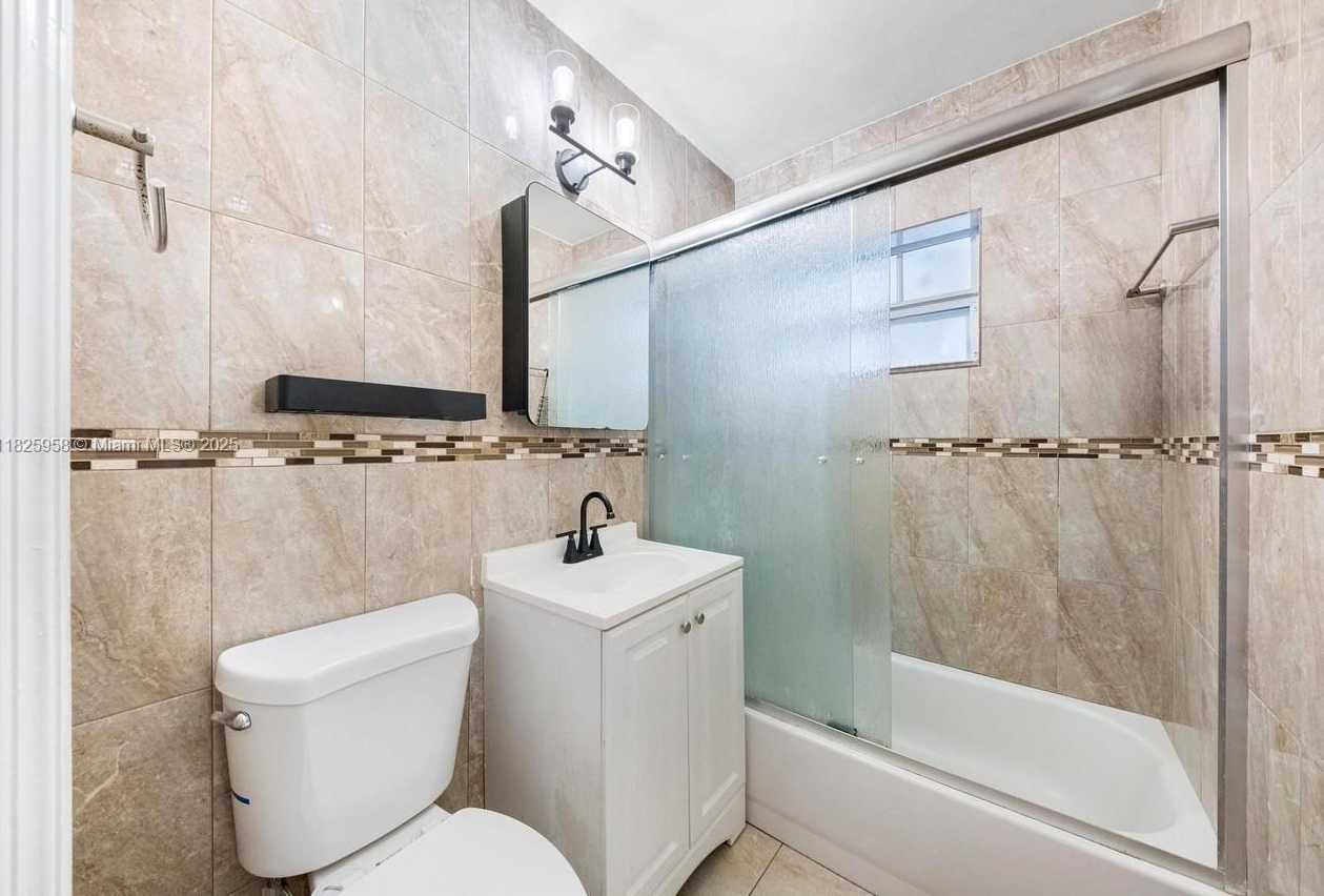 Small Image of 12995 NORTH EAST 5TH AVE, North Miami Number 9