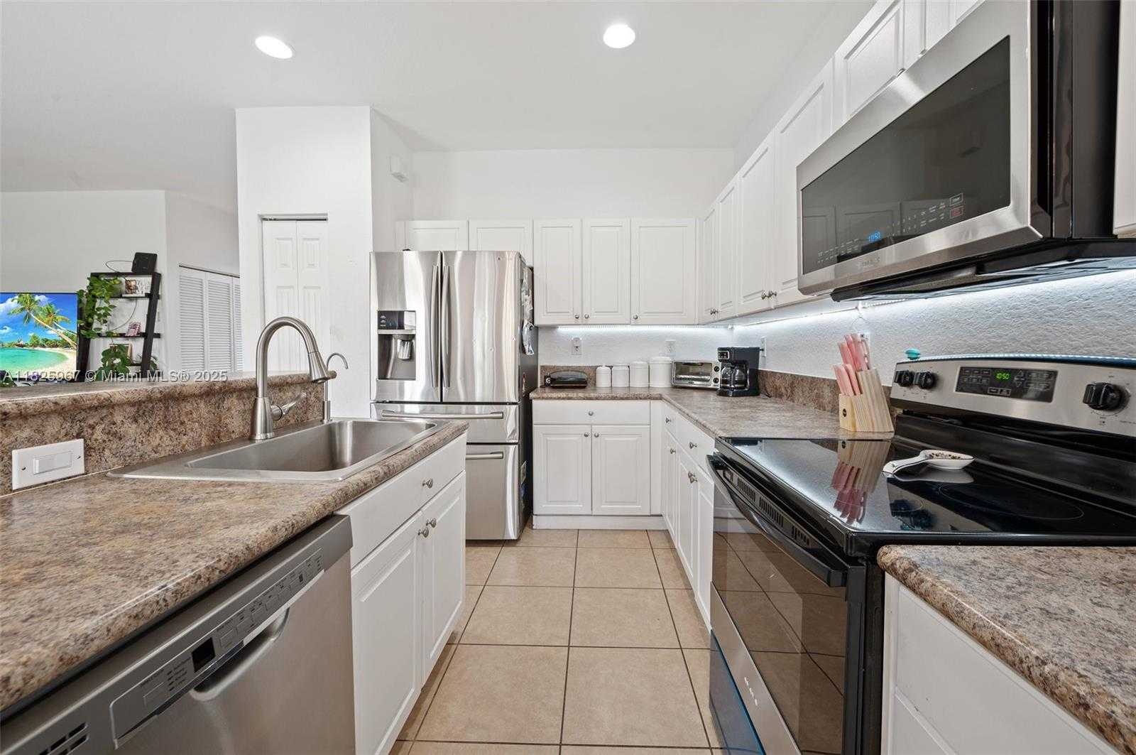 Small Image of 24326 SOUTH WEST 114TH PATH, Homestead Number 9