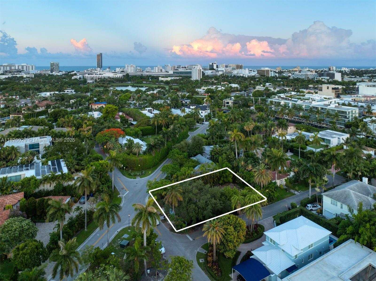 Small Image of 2121 REGATTA AVE, Miami Beach Number 9