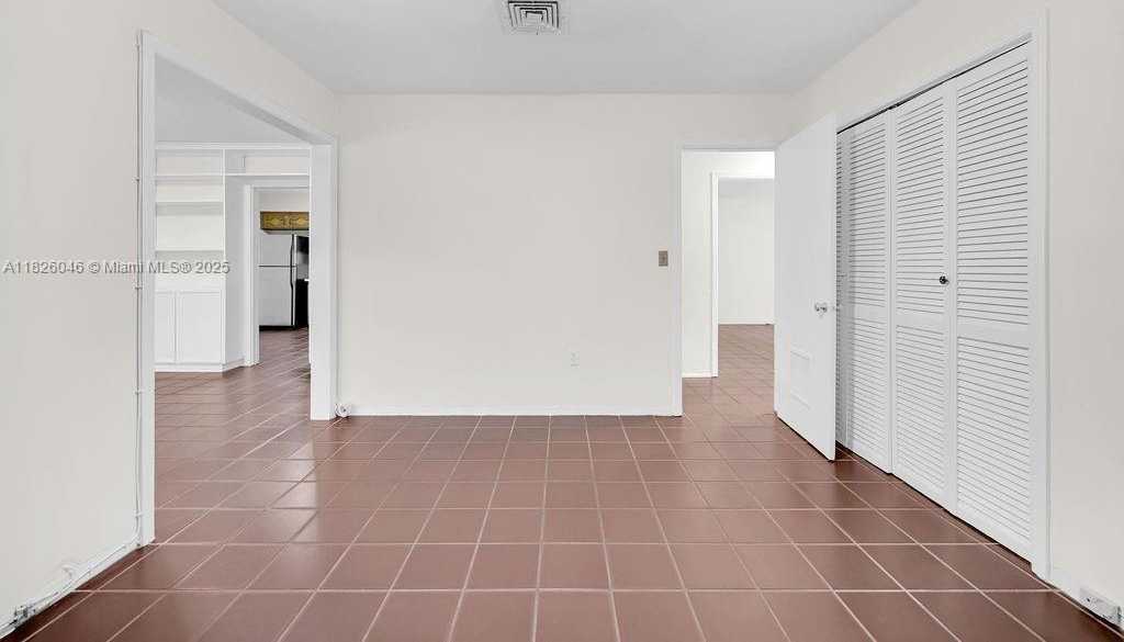 Small Image of 527 GERONA AVE, Coral Gables Number 12