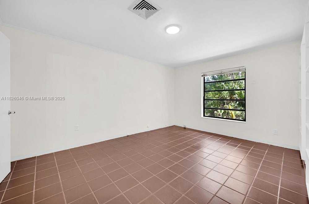 Small Image of 527 GERONA AVE, Coral Gables Number 15