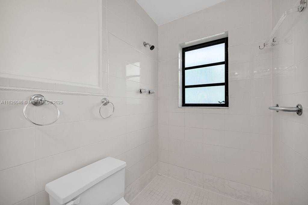 Small Image of 527 GERONA AVE, Coral Gables Number 20