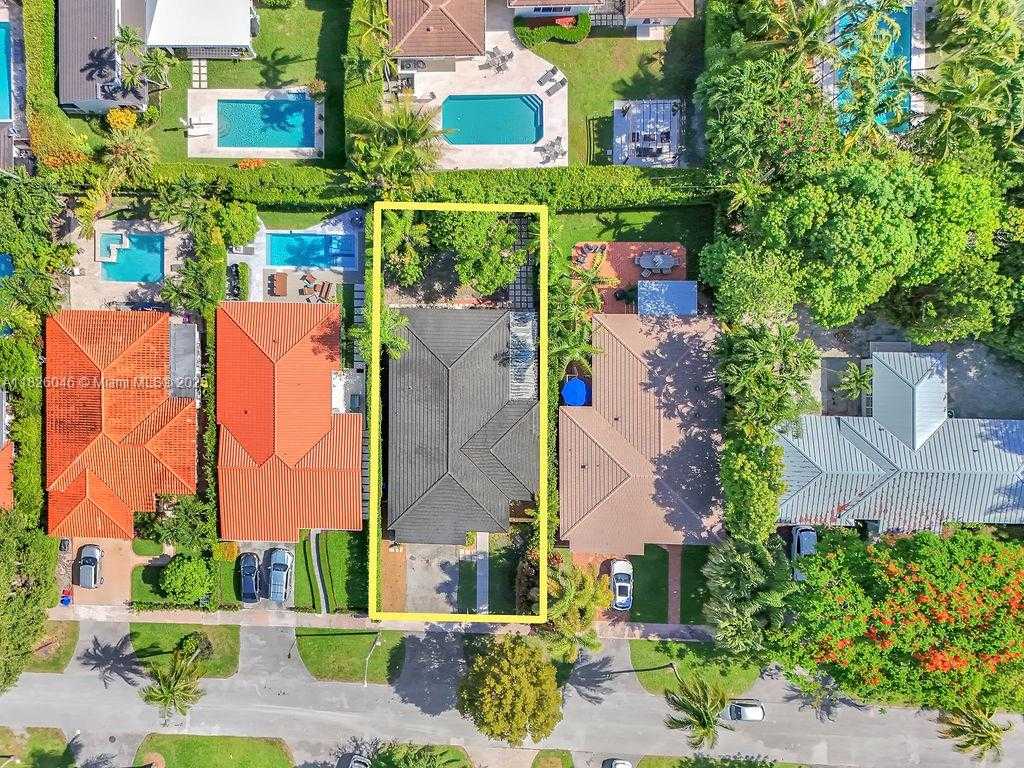 Small Image of 527 GERONA AVE, Coral Gables Number 3