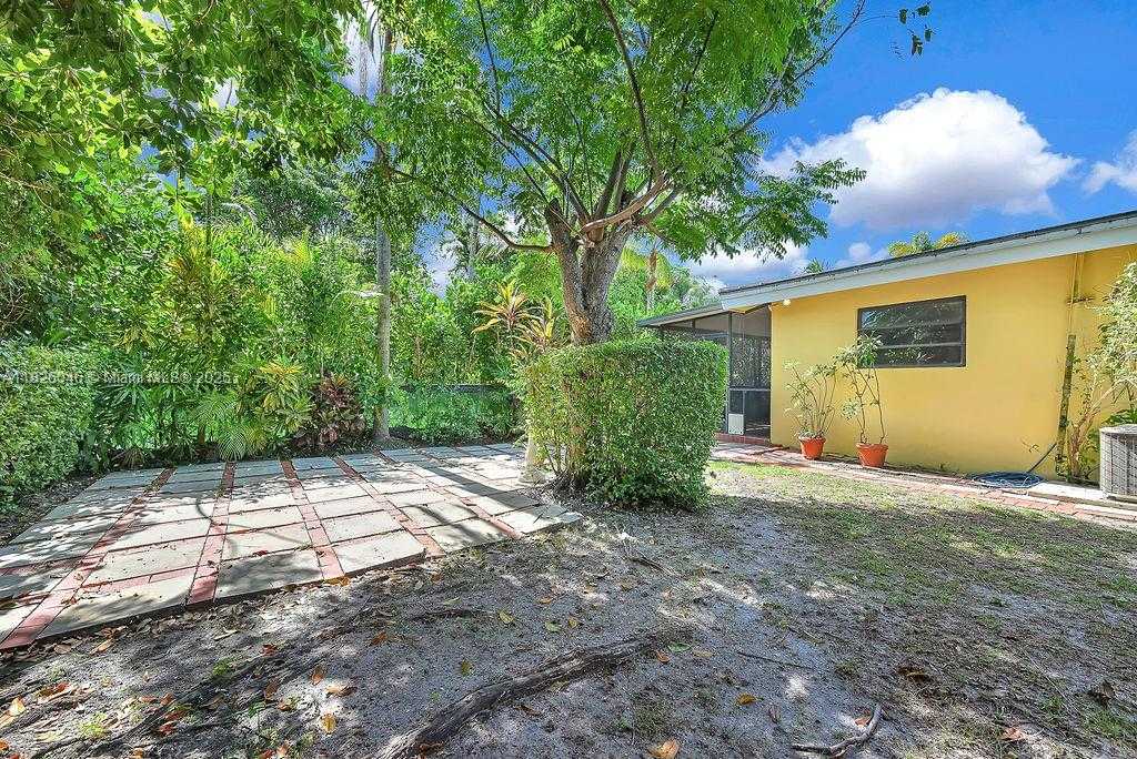 Small Image of 527 GERONA AVE, Coral Gables Number 34