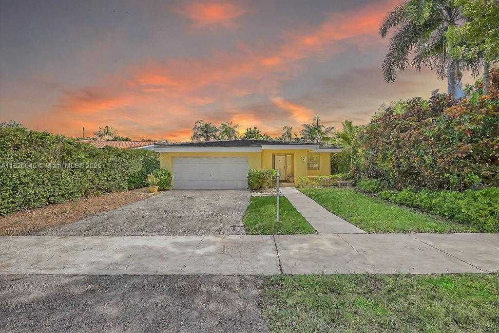 Small Image of 527 GERONA AVE, Coral Gables Number 35