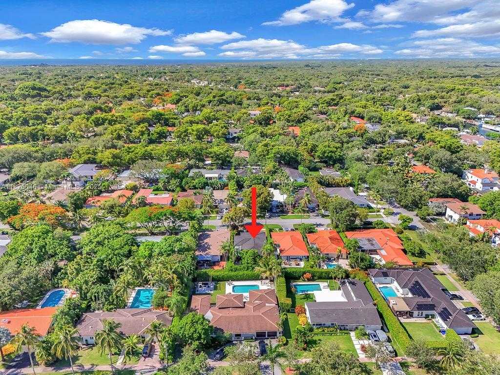 Small Image of 527 GERONA AVE, Coral Gables Number 4